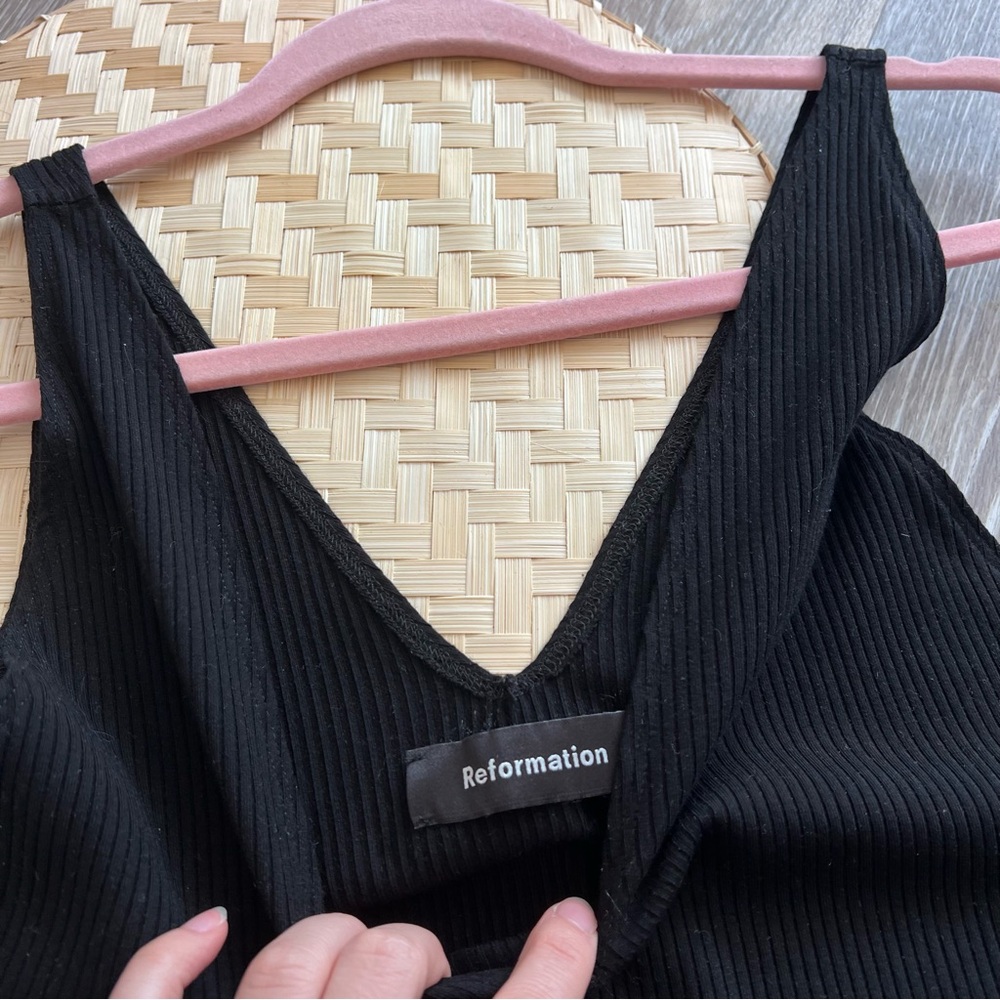 Reformation black ribbed v neck‎ tank top - Picture 2 of 4